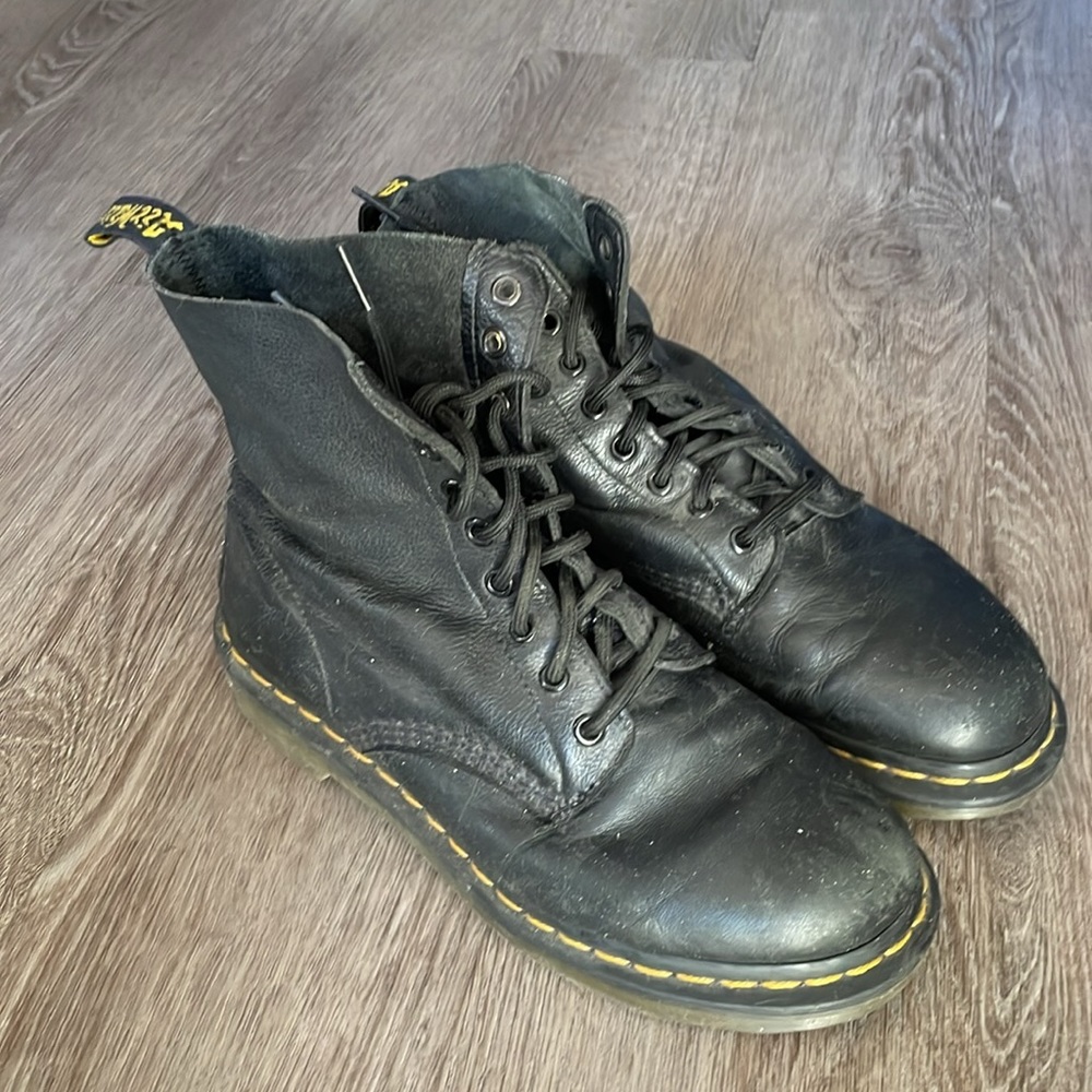 DR. MARTEN Pascal Black Boots
